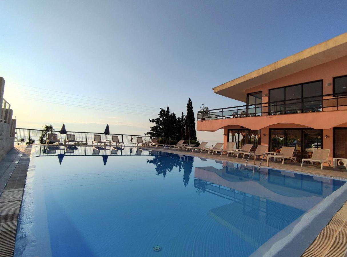 Siora Leni Hotel Бенитсес Экстерьер фото